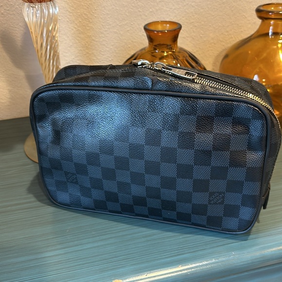‼️New Price‼️Firm‼️Louis Vuitton Damier Graphite Toiletry Bag - Picture 2 of 13
